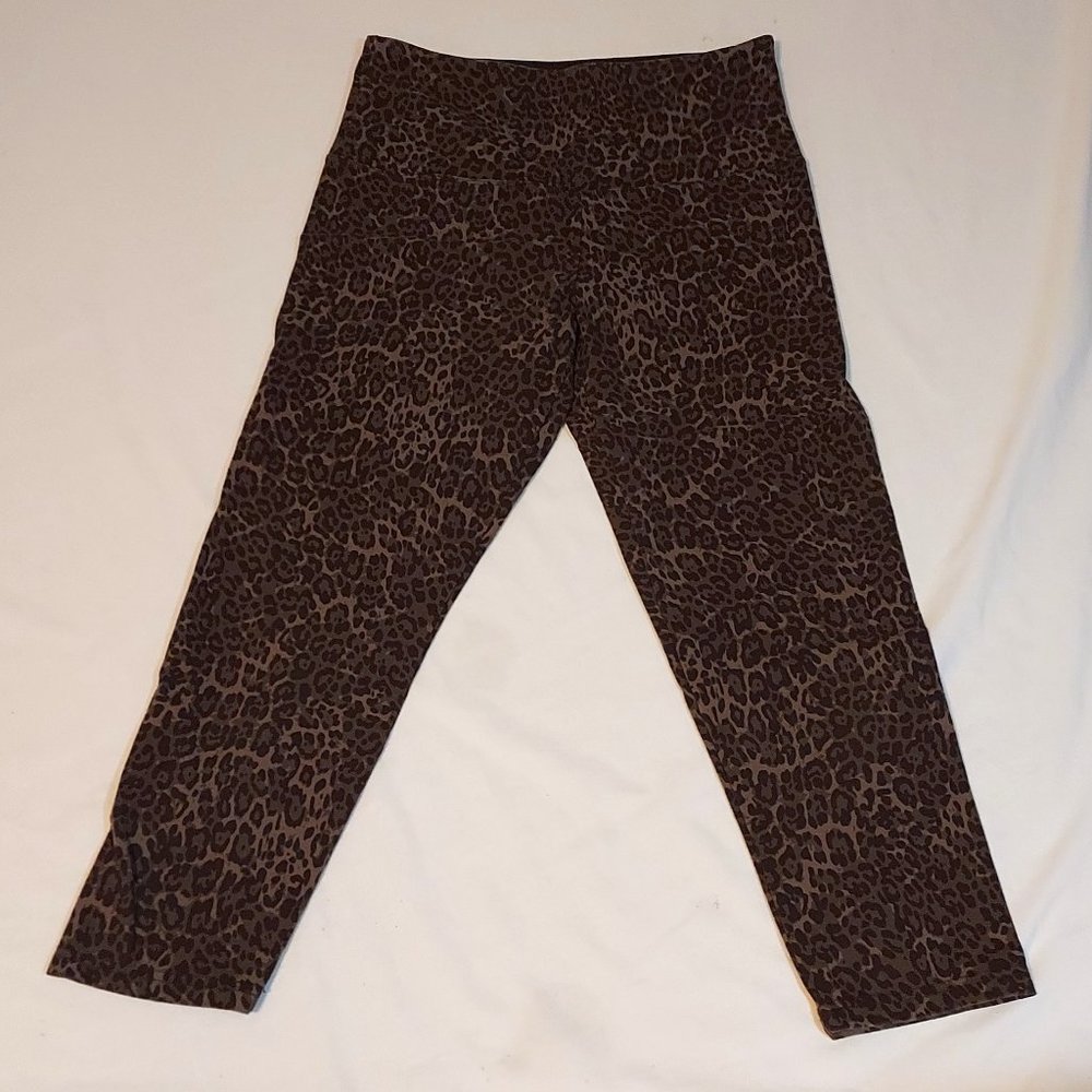 Suave Capri Leggings- Size Small- Revolutionary Tummy Control- Leopard Print